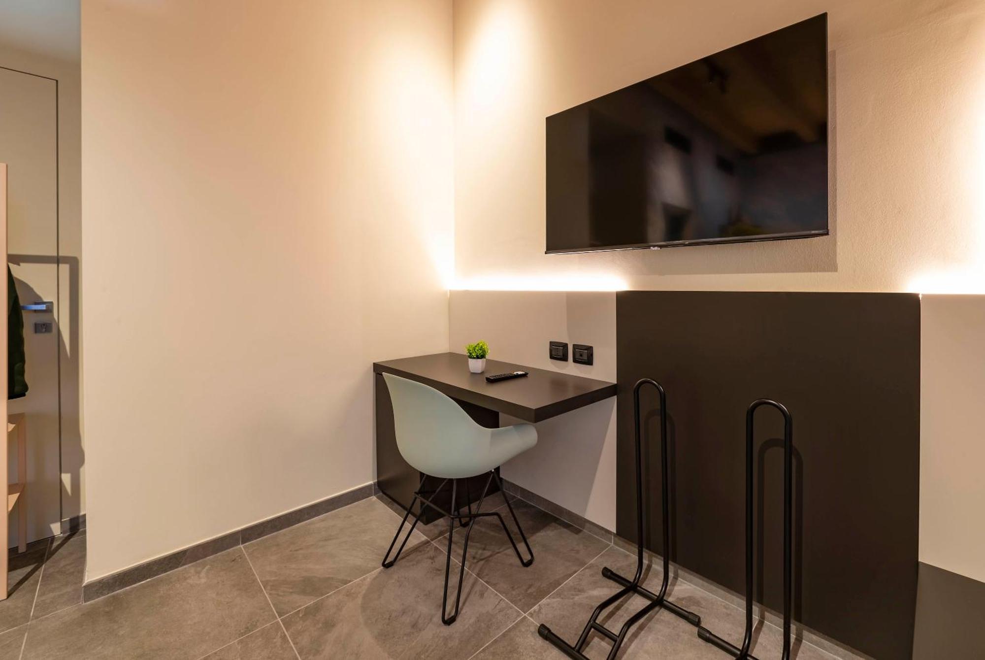Pensión Italianflat - Verona's River, Free Parking For Car & Bike, Nature, Relax *