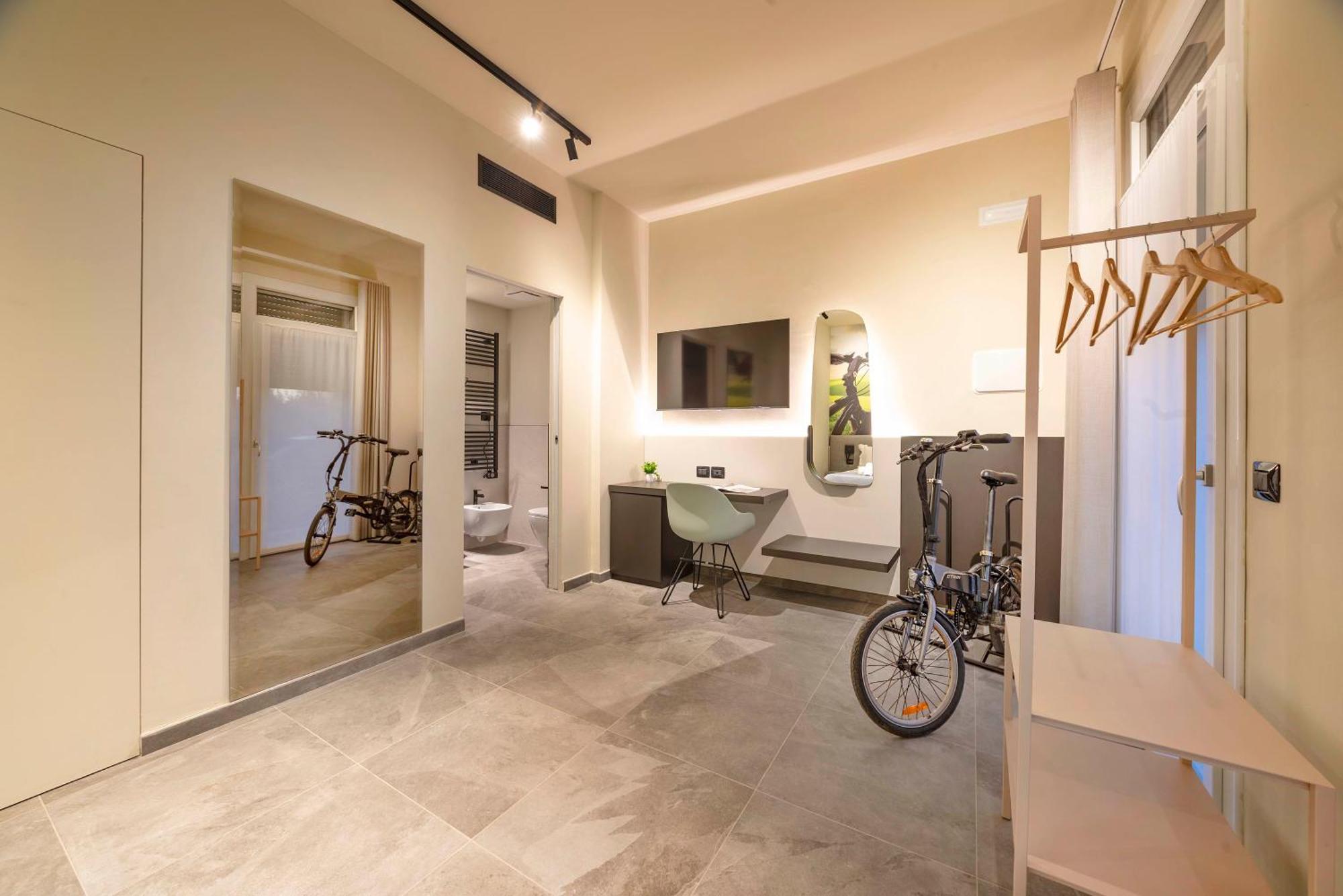 Pensión Italianflat - Verona's River, Free Parking For Car & Bike, Nature, Relax *